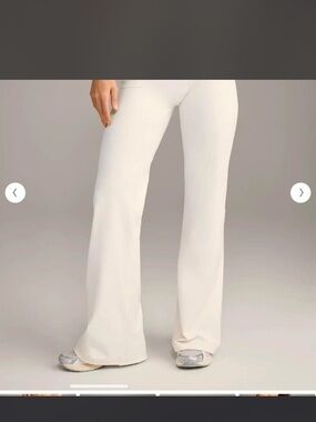 Oner Active unified flares in marshmallow white. L short NWT